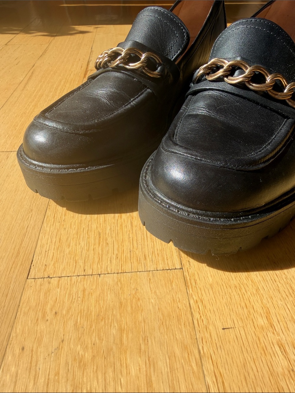 Sam Edelman Taelor Black Leather Lug Sole Loafers with Gold Chain - Picture 5 of 5